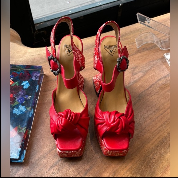 John Fluevog Mega Munster Red knotted Floral Deee Sandals - Picture 4 of 10